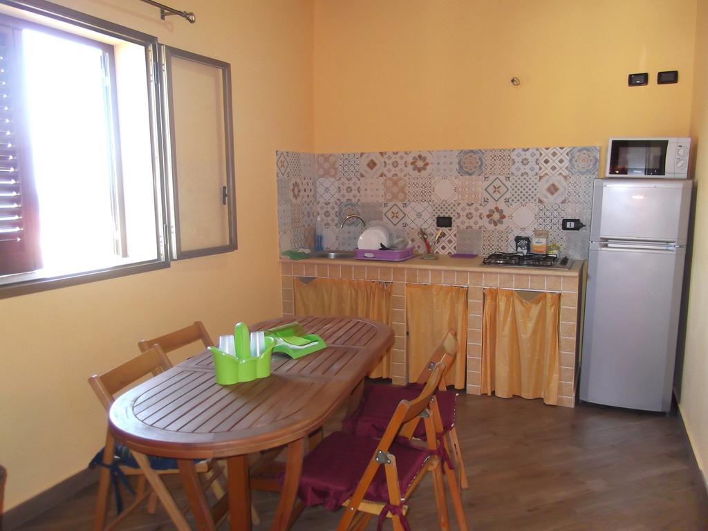 Zu Pippinu Castellammare del Golfo Exterior foto